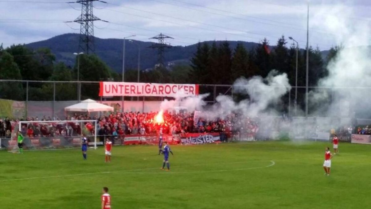 FOTO Spectacol de zile mari în liga a 6-a » Suporterii au făcut show la sărbătoarea de promovare a echipei