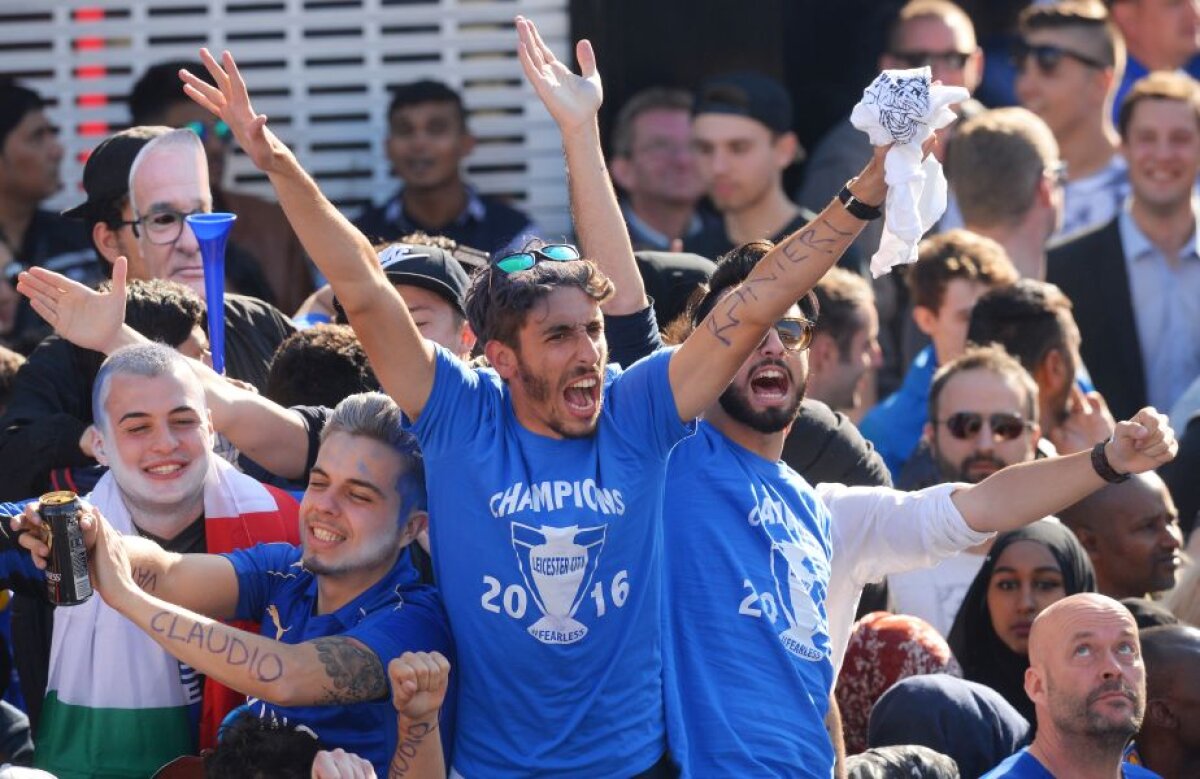 GALERIE FOTO și VIDEO Muzică, majorete și trofeul Premier League » Ranieri&Co au celebrat primul titlu din istorie printr-o festivitate grandioasă  