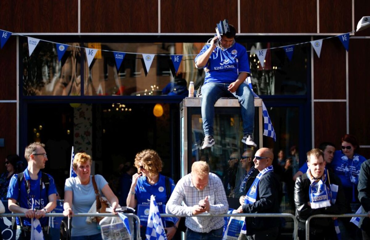 GALERIE FOTO și VIDEO Muzică, majorete și trofeul Premier League » Ranieri&Co au celebrat primul titlu din istorie printr-o festivitate grandioasă  