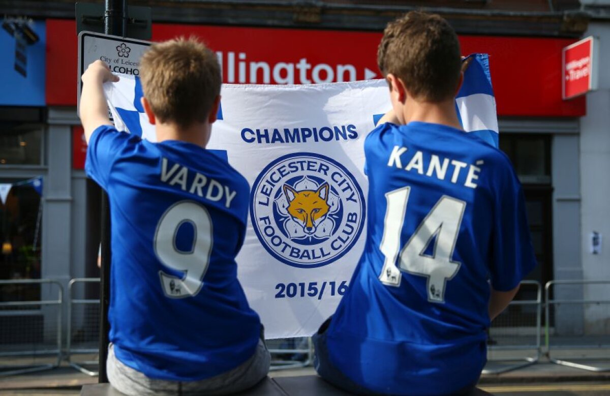 GALERIE FOTO și VIDEO Muzică, majorete și trofeul Premier League » Ranieri&Co au celebrat primul titlu din istorie printr-o festivitate grandioasă  