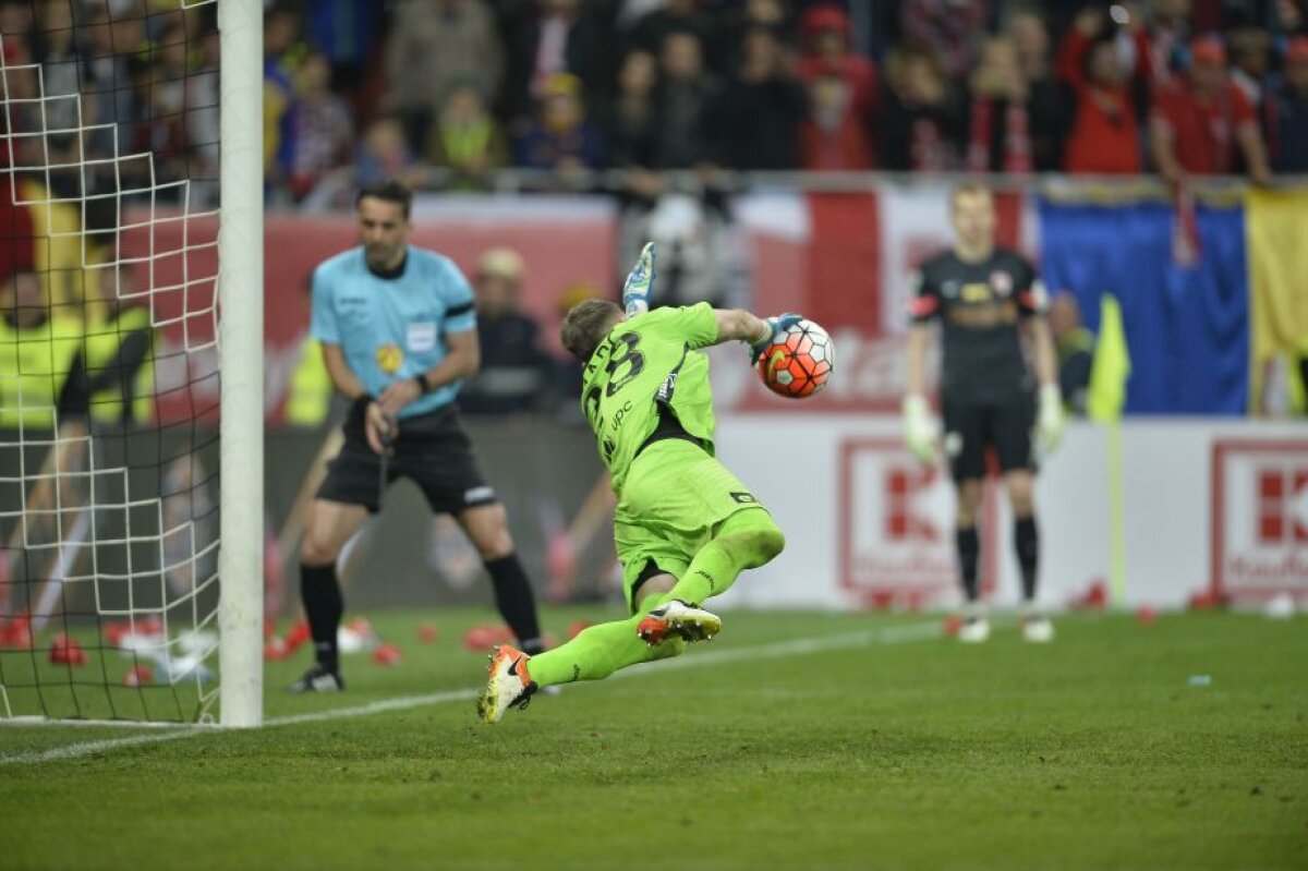 VIDEO+FOTO Traian şi Imperiul CFR » Dinamo a onorat amintirea lui Ekeng cu spectacol în tribune şi determinare pe teren, dar a pierdut trofeul la penalty-uri