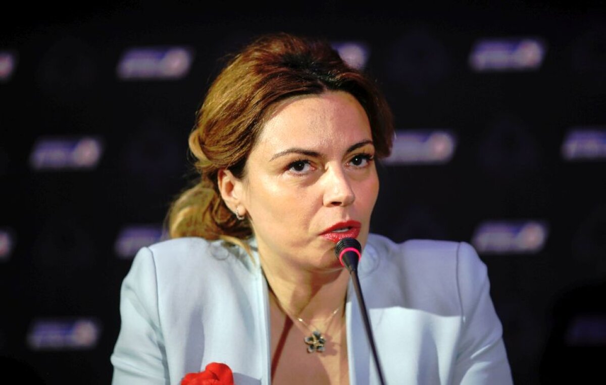 Daniel Negreanu: "În două luni poți ajunge să faci bani din poker"