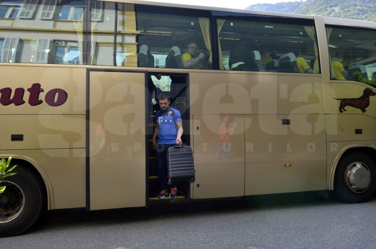 VIDEO+FOTO "Tricolorii" au ajuns în Italia cu zâmbetul pe buze