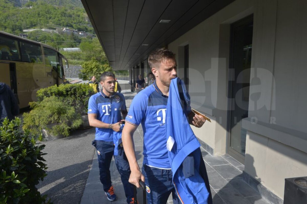 VIDEO+FOTO "Tricolorii" au ajuns în Italia cu zâmbetul pe buze