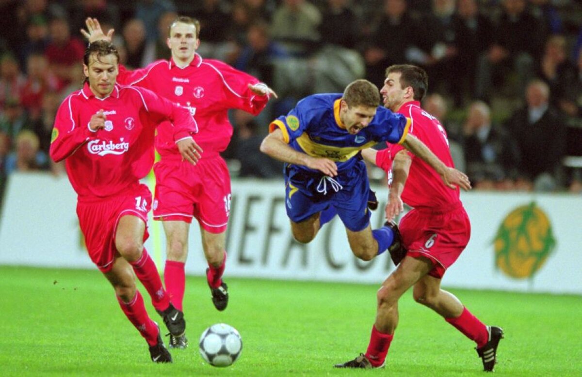 FOTO Liverpool și istoria finalelor dramatice » În 2001, "cormoranii" au învins revelația competiției după un meci nebun, în care Contra a fost integralist