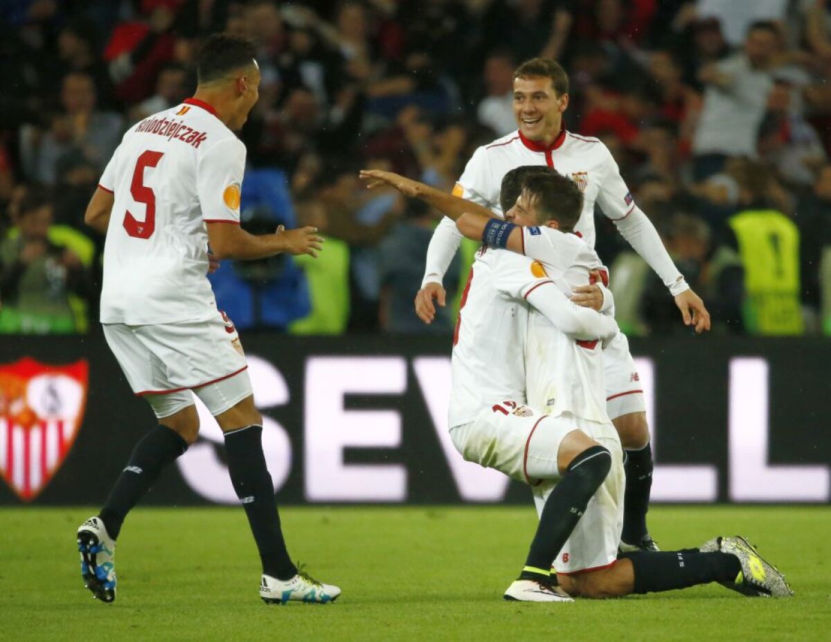 FOTO Bucuria spaniolilor și lacrimile englezilor » Cum a sărbătorit Sevilla câștigarea EL + Reacția lui Klopp de la final