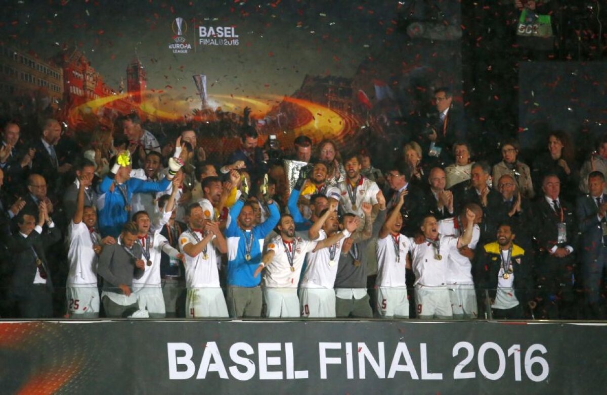 FOTO Bucuria spaniolilor și lacrimile englezilor » Cum a sărbătorit Sevilla câștigarea EL + Reacția lui Klopp de la final