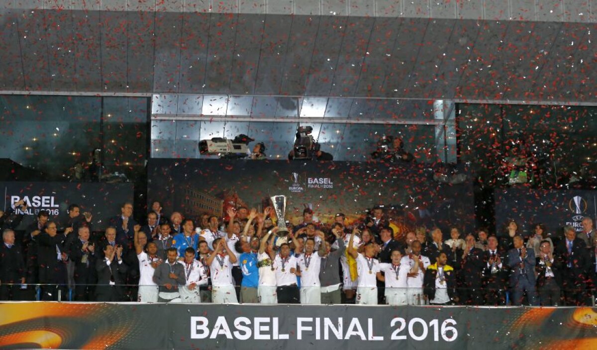 FOTO Bucuria spaniolilor și lacrimile englezilor » Cum a sărbătorit Sevilla câștigarea EL + Reacția lui Klopp de la final