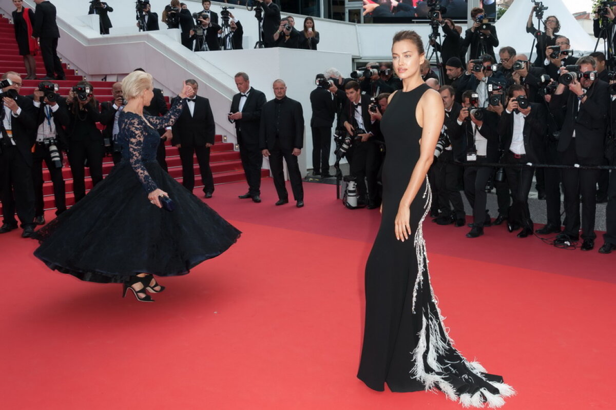 GALERIE FOTO » Irina Shayk, apariție strălucitoare pe covorul roșu
