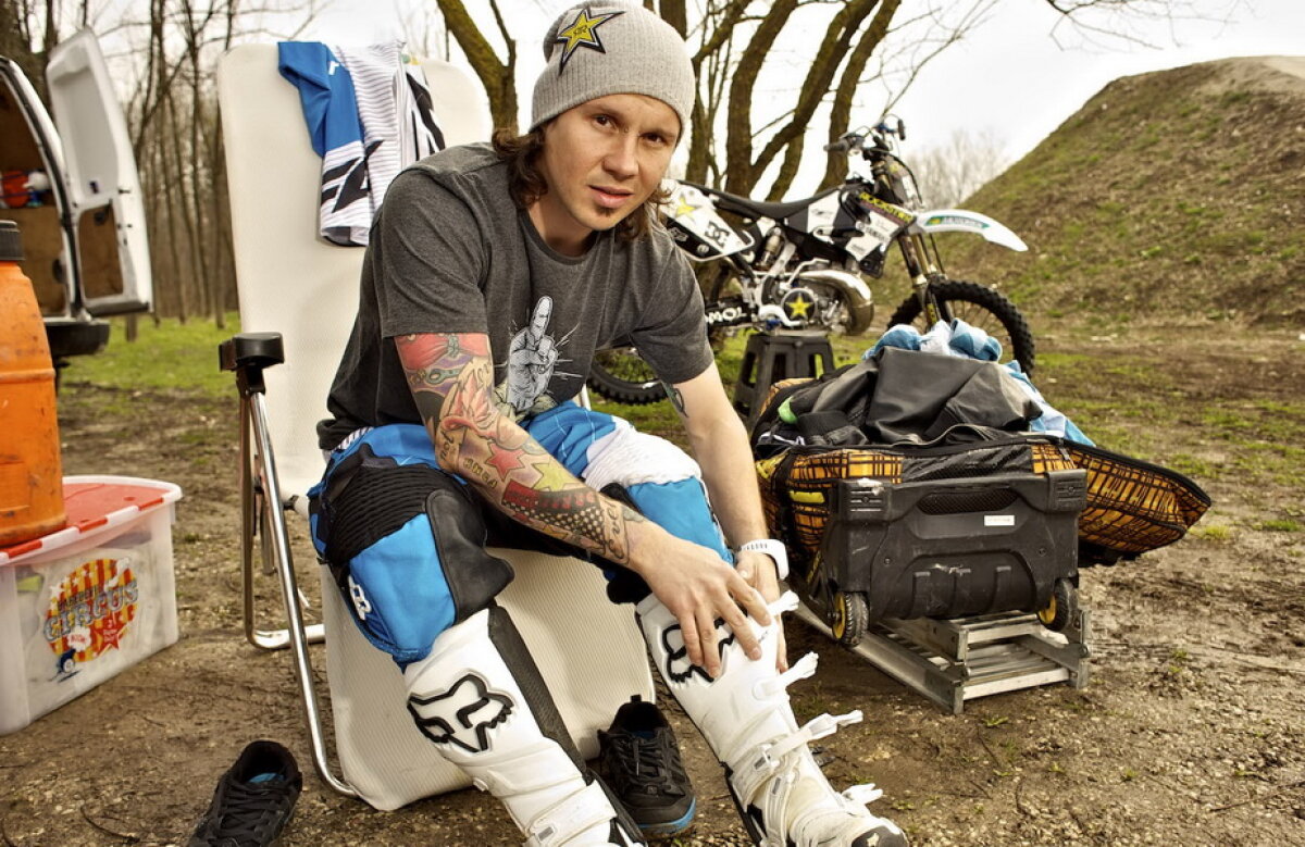 EXCLUSIV » GSP.RO a stat de vorbă cu doi dintre cei mai cunoscuți rideri FMX din lume! Sâmbătă de la ora 13:30 vor face un show unic în Piața Constituției