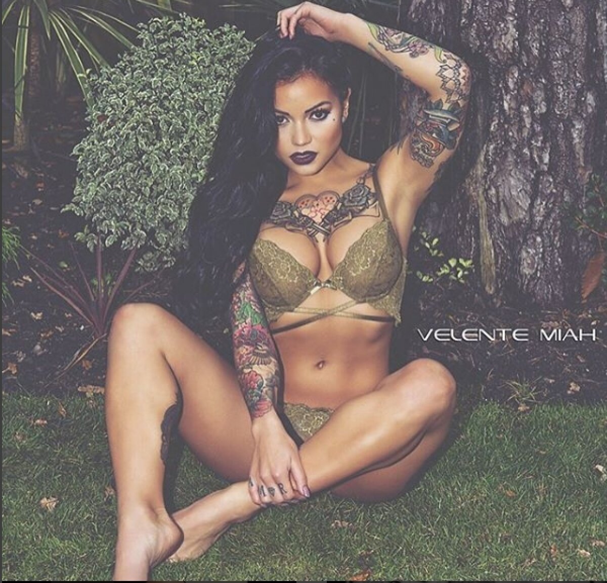 GALERIE FOTO Azi joacă finala Cupei Angliei, dar el are deja cel mai râvnit trofeu » Cum arată cea mai hot iubită de fotbalist din Premier League