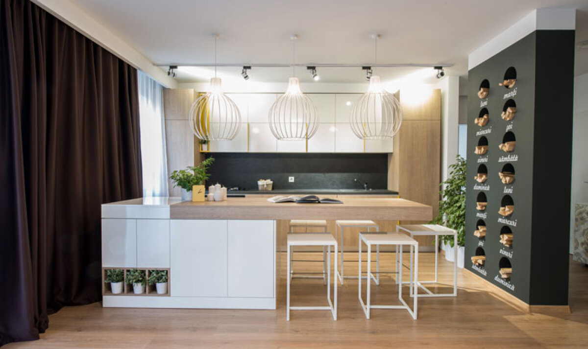 GALERIE FOTO Casa de vacanță de doar 53 de metri pătrați a lui Papp arată superb! Imagini sugestive