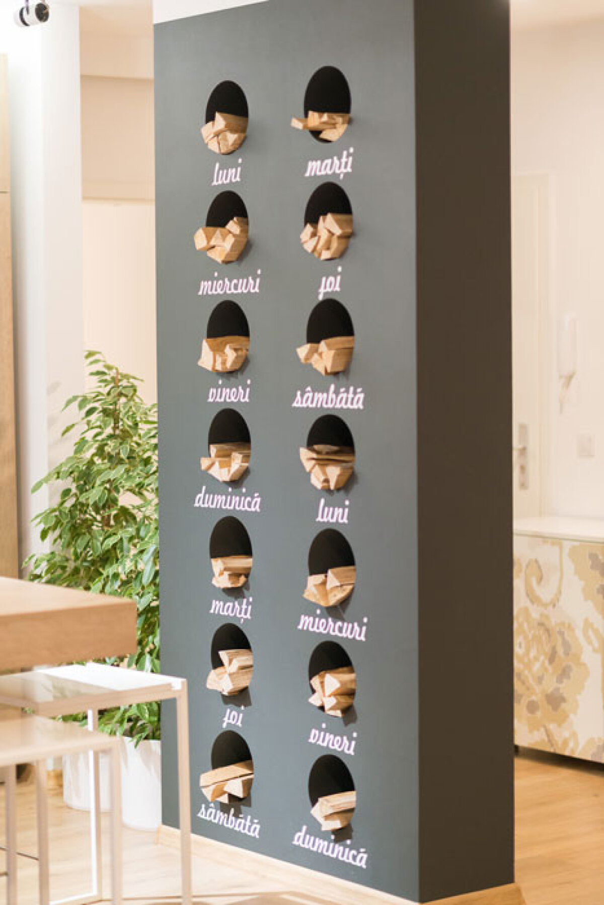 GALERIE FOTO Casa de vacanță de doar 53 de metri pătrați a lui Papp arată superb! Imagini sugestive