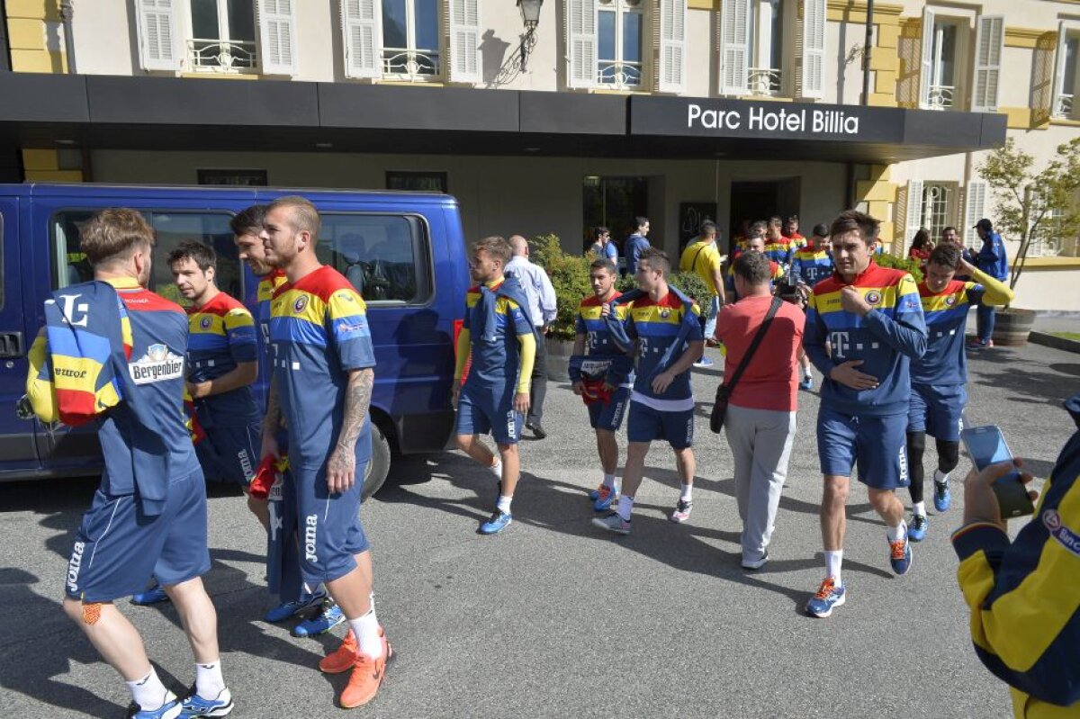 GALERIE FOTO + VIDEO Generalul, indulgent cu "tricolorii" » Iordănescu a fost cool, azi, la întâlnirea cu suporterii ;)