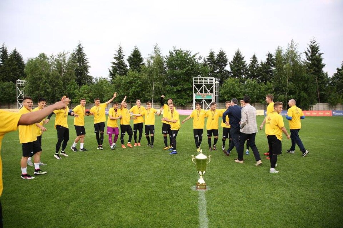 GALERIE FOTO Viitorul își păstrează titlul de campioană la Juniori A U19 » Trupa lui Hagi va merge în Youth League