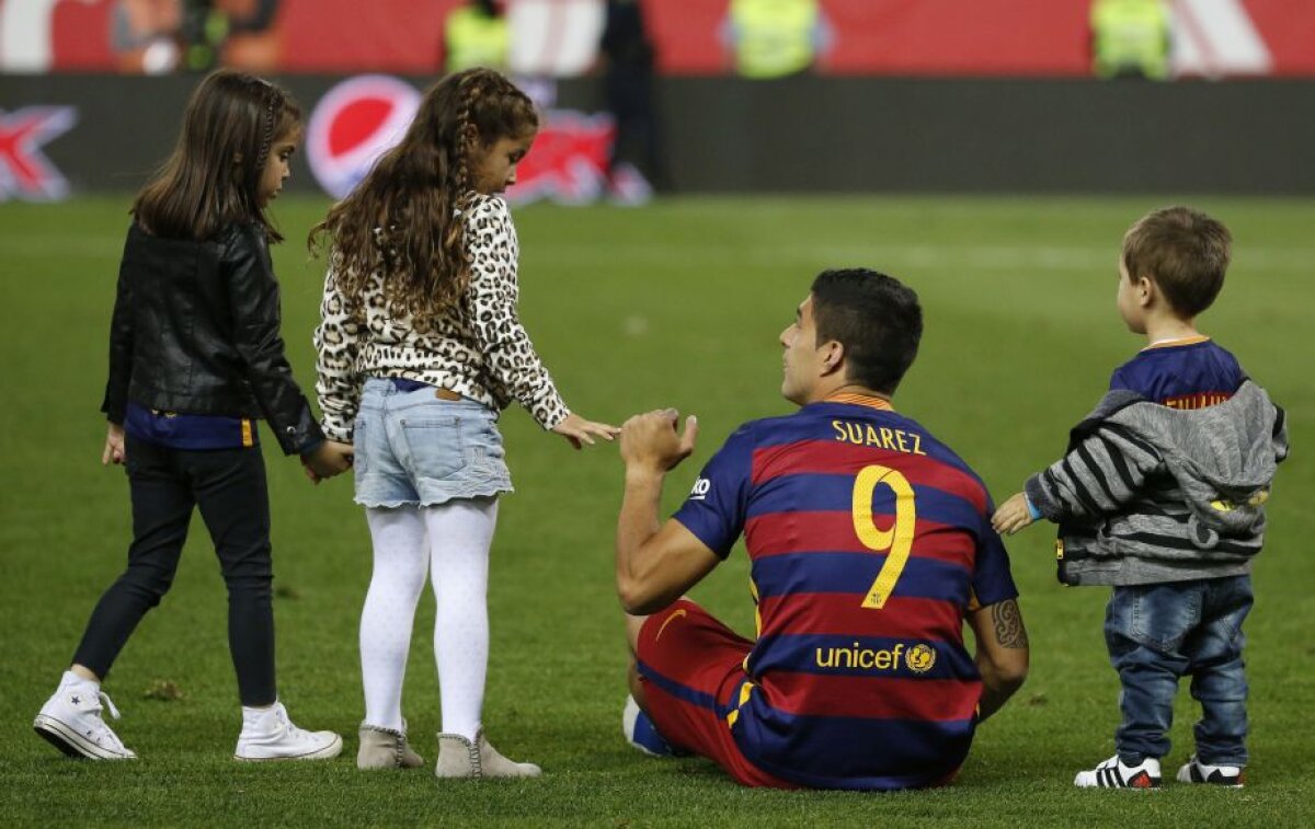 GALERIE FOTO Imagini senzaționale cu fotbaliștii Barcelonei sărbătorind alături de copiii lor