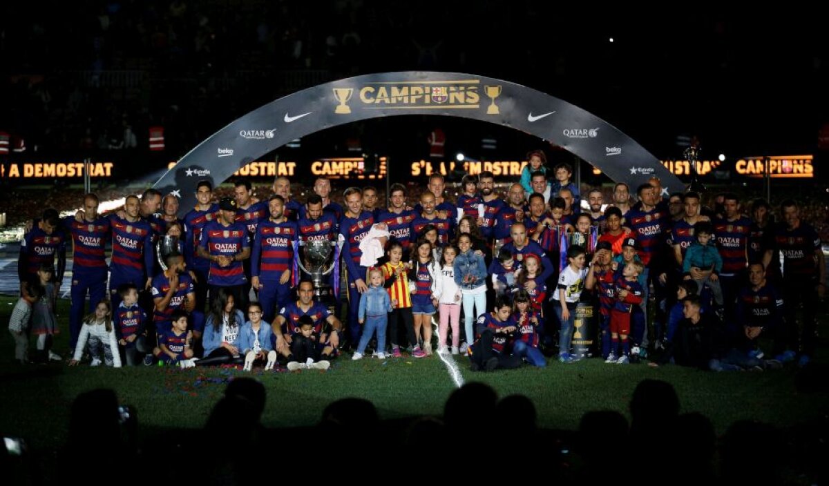 VIDEO + FOTO Foc de artificii pe Camp Nou în fața a 50.000 de spectatori pentru a sărbători dubla campionat+cupă » De ce au lipsit Messi și Suarez