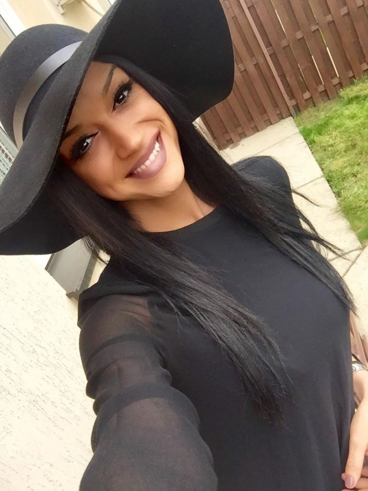 GALERIE FOTO Ea e cea mai înfocată fană a eroului Rapidului!