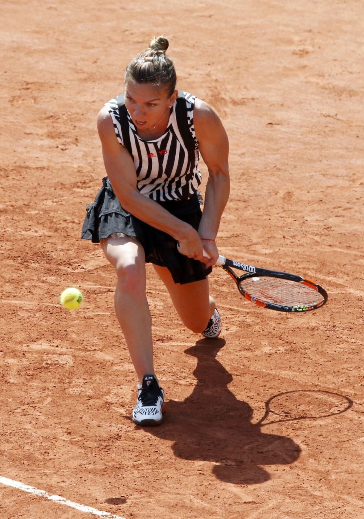 Simona Halep s-a calificat în turul 3 de la Roland Garros și a fost intervievată de Ilie Năstase » Își cunoaște următoarea adversară