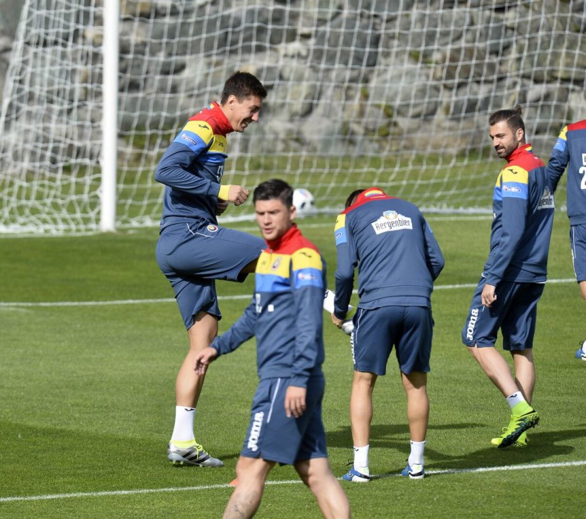 Antrenamente pe grupe » Ședință specială de pregătire pentru unii "tricolori"