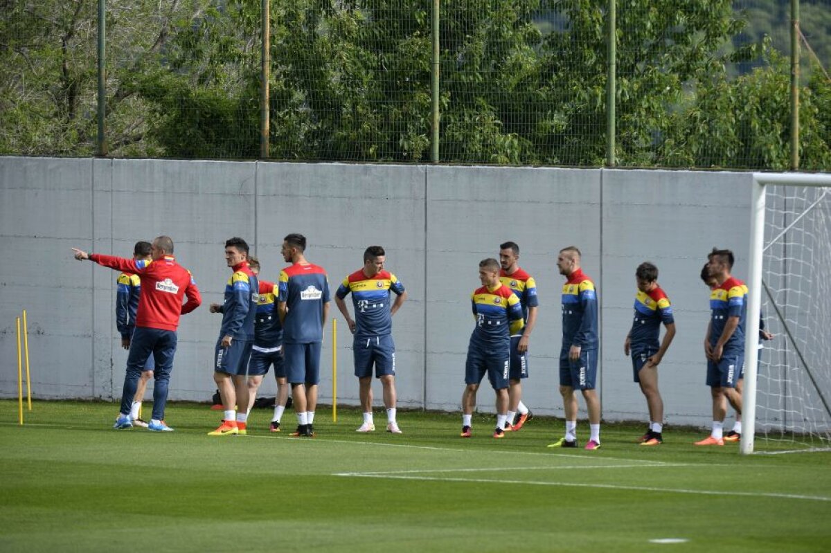 Antrenamente pe grupe » Ședință specială de pregătire pentru unii "tricolori"