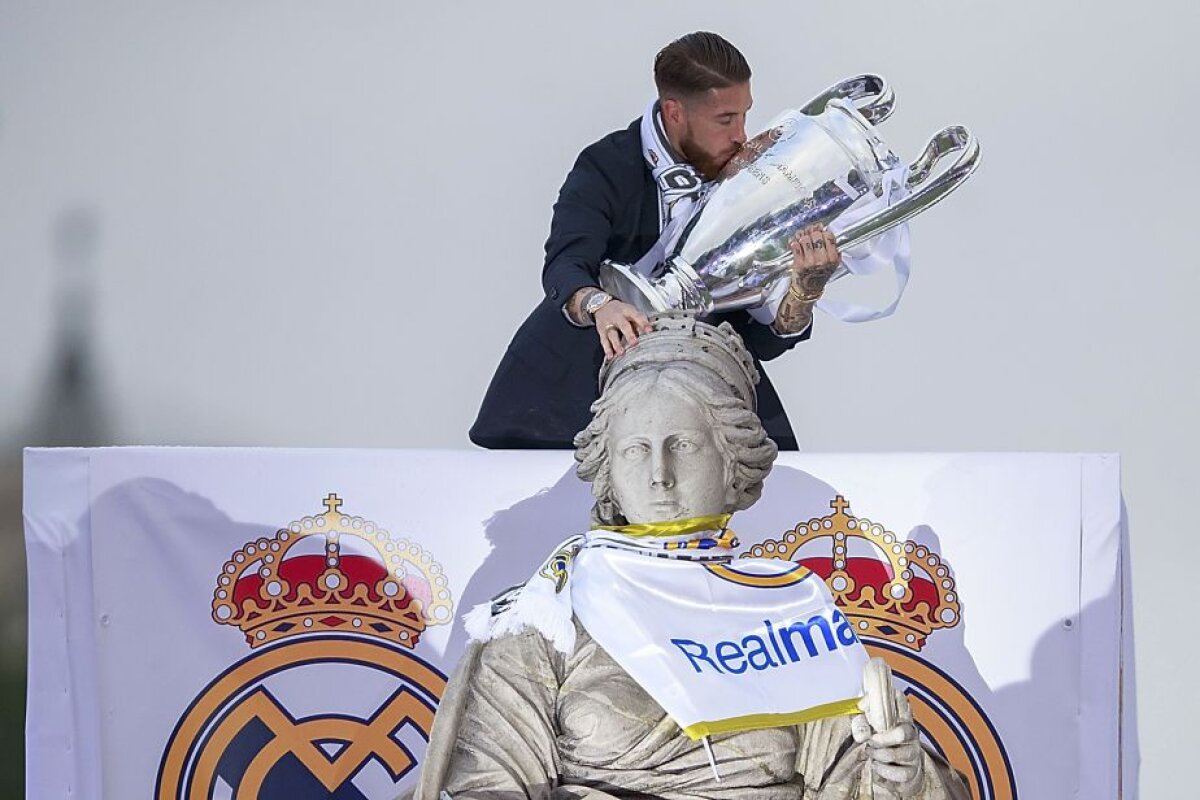 VIDEO + FOTO Nebunie pe străzile din Madrid: 30.000 de oameni au sărbătorit câștigarea Champions League: "Madrileni, Europa e a voastră"