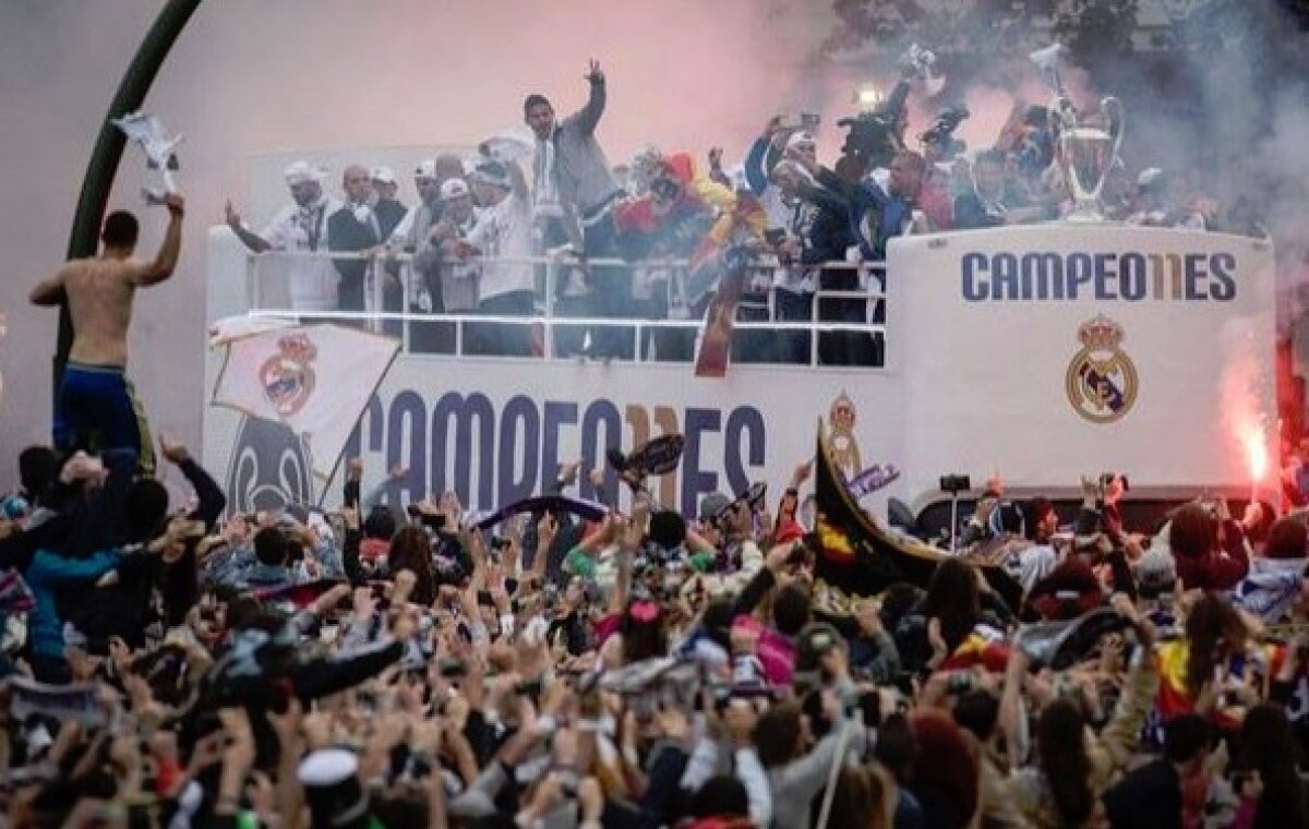 VIDEO + FOTO Nebunie pe străzile din Madrid: 30.000 de oameni au sărbătorit câștigarea Champions League: "Madrileni, Europa e a voastră"
