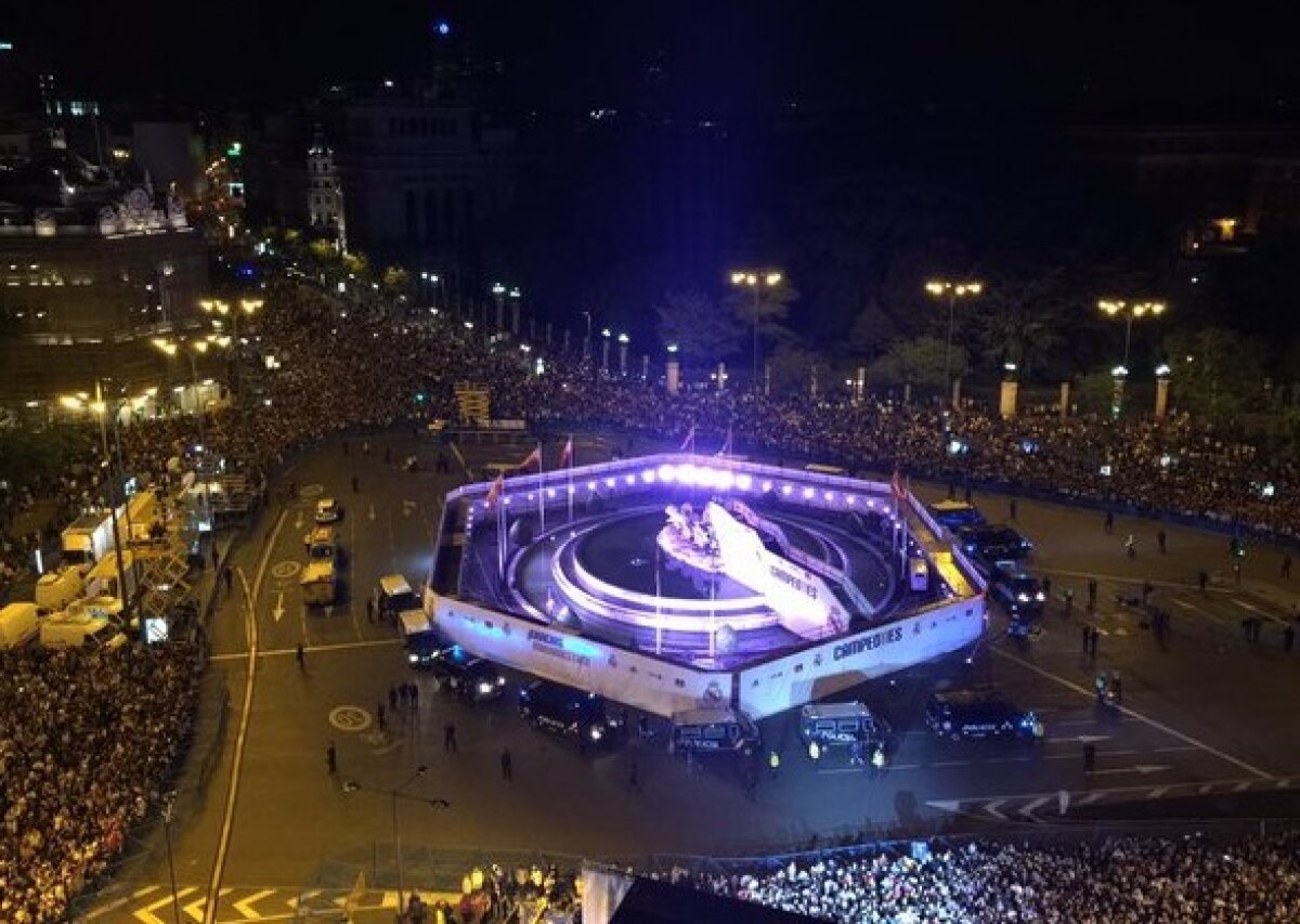 VIDEO + FOTO Nebunie pe străzile din Madrid: 30.000 de oameni au sărbătorit câștigarea Champions League: "Madrileni, Europa e a voastră"