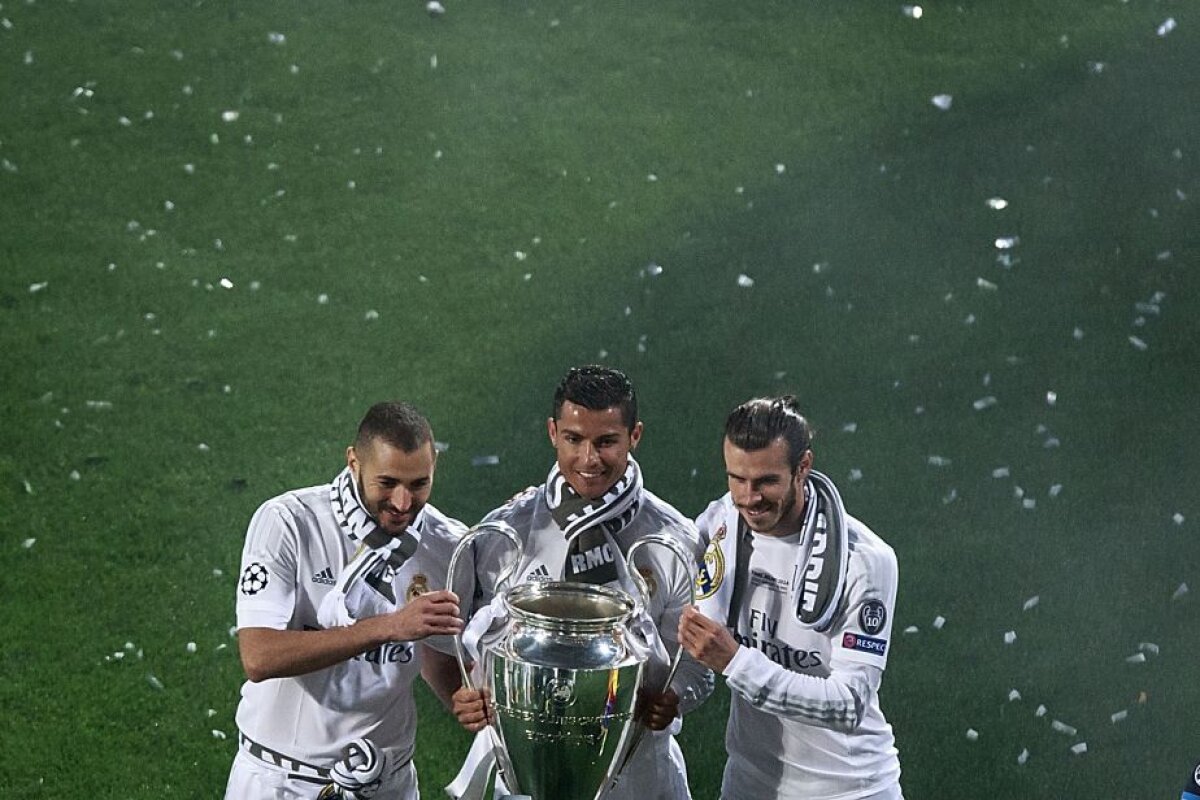 FOTO + VIDEO Fiesta la Madrid » Jucătorii lui Real au prezentat trofeul Champions League! Spectacol de senzație pe "Santiago Bernabeu"
