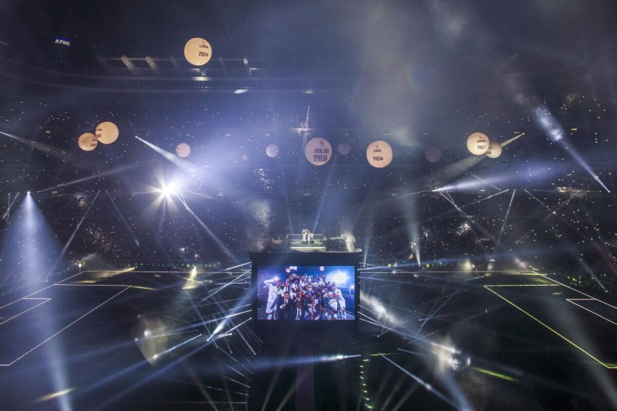 FOTO + VIDEO Fiesta la Madrid » Jucătorii lui Real au prezentat trofeul Champions League! Spectacol de senzație pe "Santiago Bernabeu"