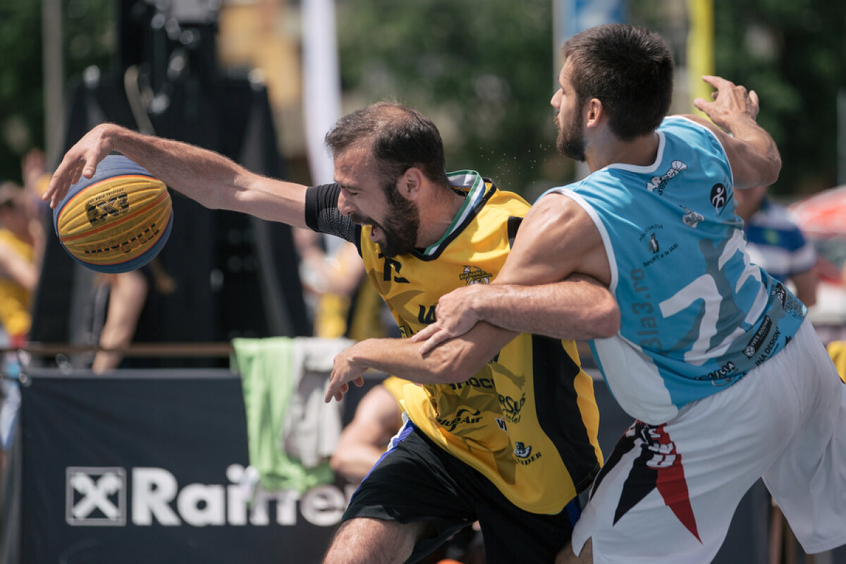 GALERIE FOTO Globetrotteri 3x3: Drum de 800 de kilometri cu mașina pentru baschet