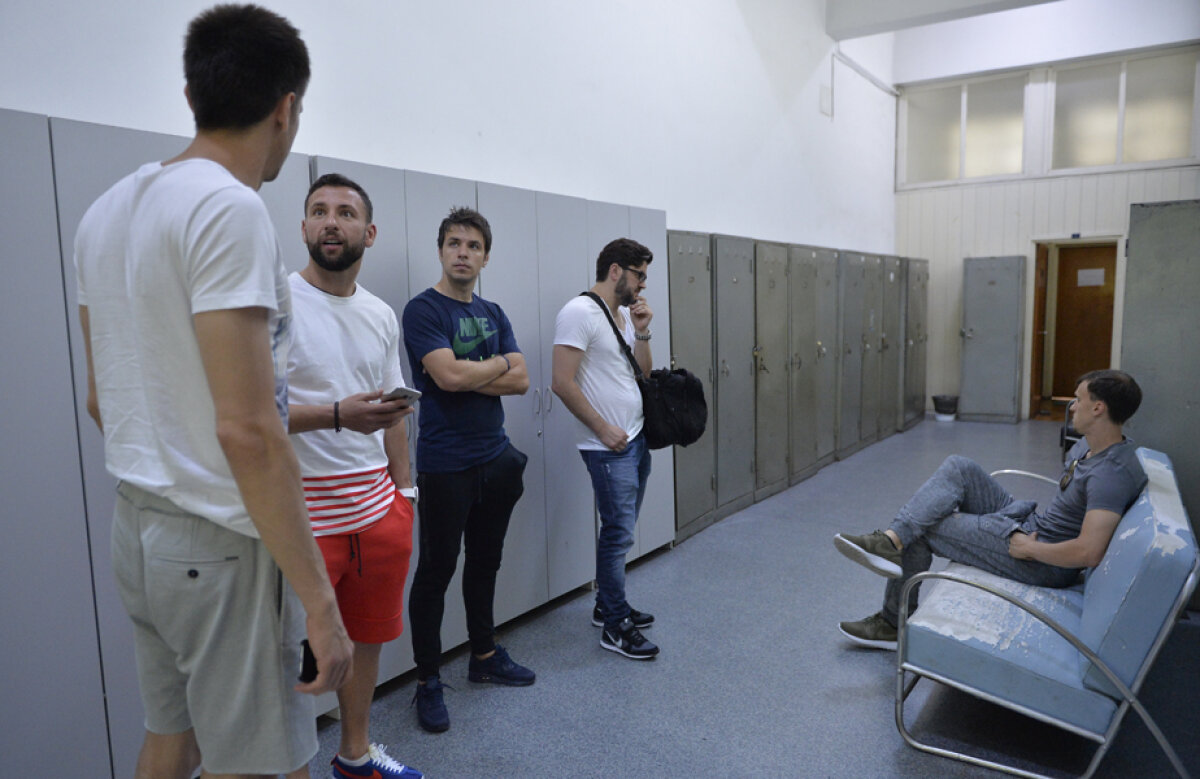 Supliciu medical » ”Tricolorii” au stat mai bine de jumătate de zi la INMS pentru vizita medicală