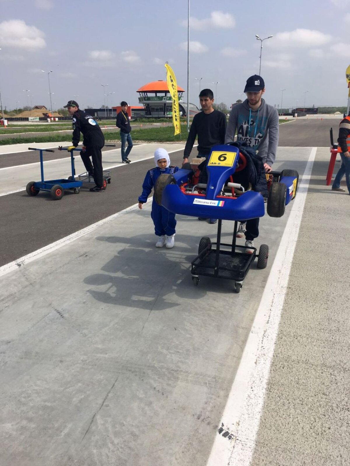 FOTO Pe urmele lui Schumacher » Marea provocare a micuţului Eric