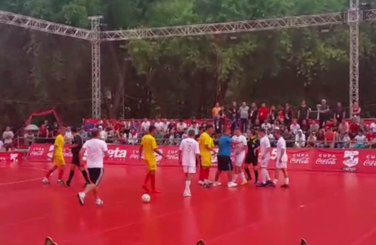 VIDEO+FOTO Pasiune și tensiune la Cupa Coca-Cola » Nervi întinși la maximum la meciul campioanei en-titre