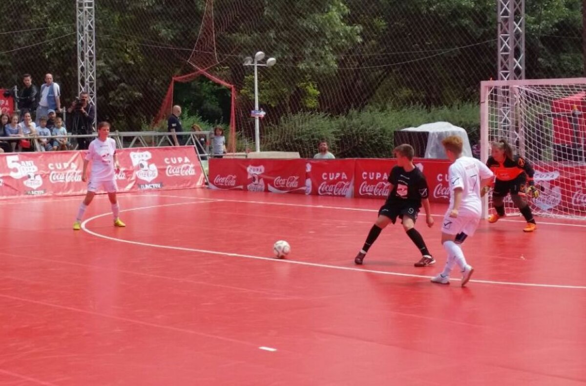 GALERIE FOTO Cupa Coca-Cola și-a desemnat finalistele » Campioana en-titre luptă în continuare pentru titlu