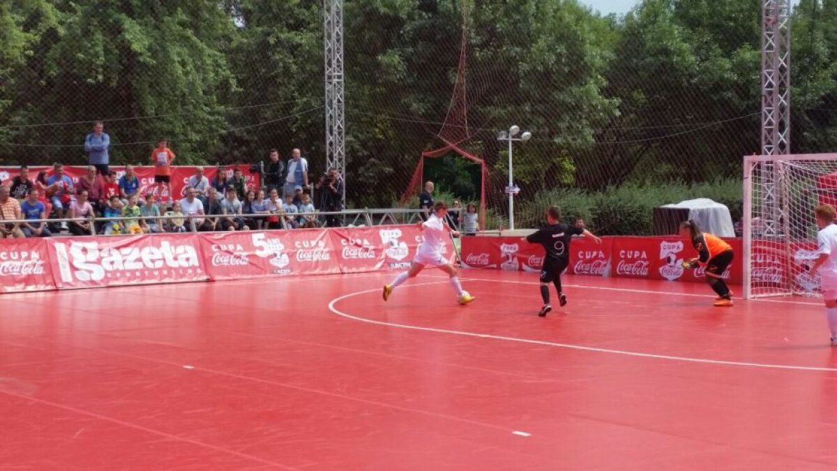 GALERIE FOTO Cupa Coca-Cola și-a desemnat finalistele » Campioana en-titre luptă în continuare pentru titlu