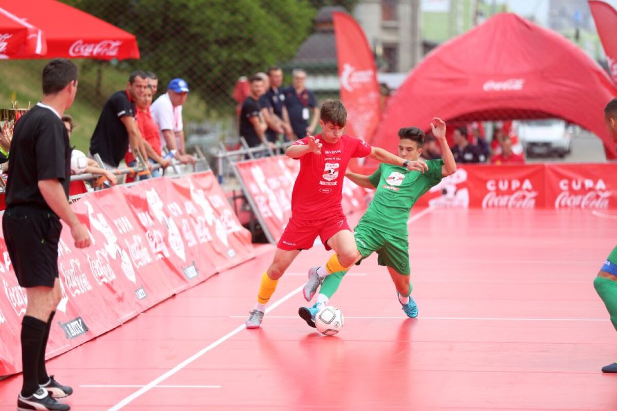 GALERIE FOTO Cupa Coca-Cola și-a desemnat finalistele » Campioana en-titre luptă în continuare pentru titlu