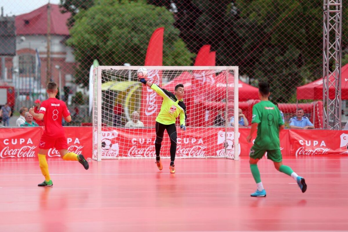 GALERIE FOTO Cupa Coca-Cola și-a desemnat finalistele » Campioana en-titre luptă în continuare pentru titlu