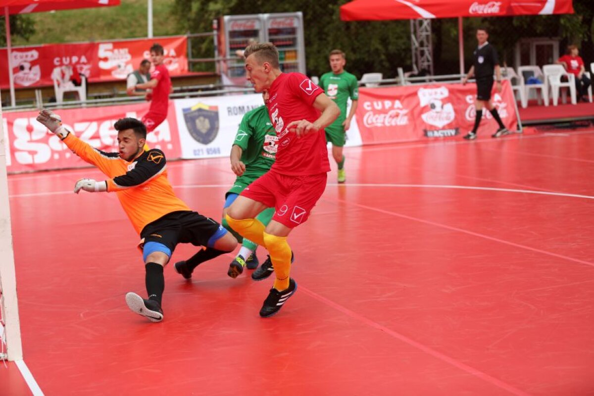 GALERIE FOTO Cupa Coca-Cola și-a desemnat finalistele » Campioana en-titre luptă în continuare pentru titlu