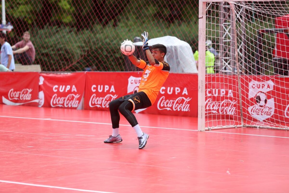 GALERIE FOTO Cupa Coca-Cola și-a desemnat finalistele » Campioana en-titre luptă în continuare pentru titlu