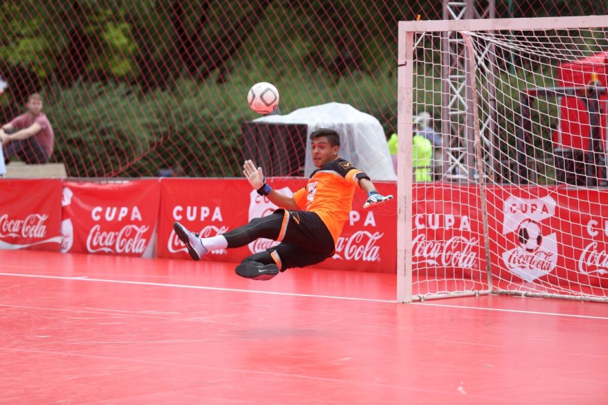 GALERIE FOTO Cupa Coca-Cola și-a desemnat finalistele » Campioana en-titre luptă în continuare pentru titlu
