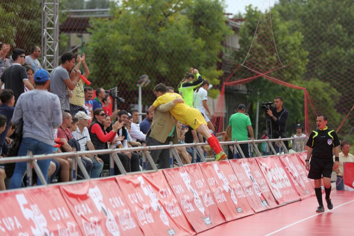 GALERIE FOTO Cupa Coca-Cola și-a desemnat finalistele » Campioana en-titre luptă în continuare pentru titlu