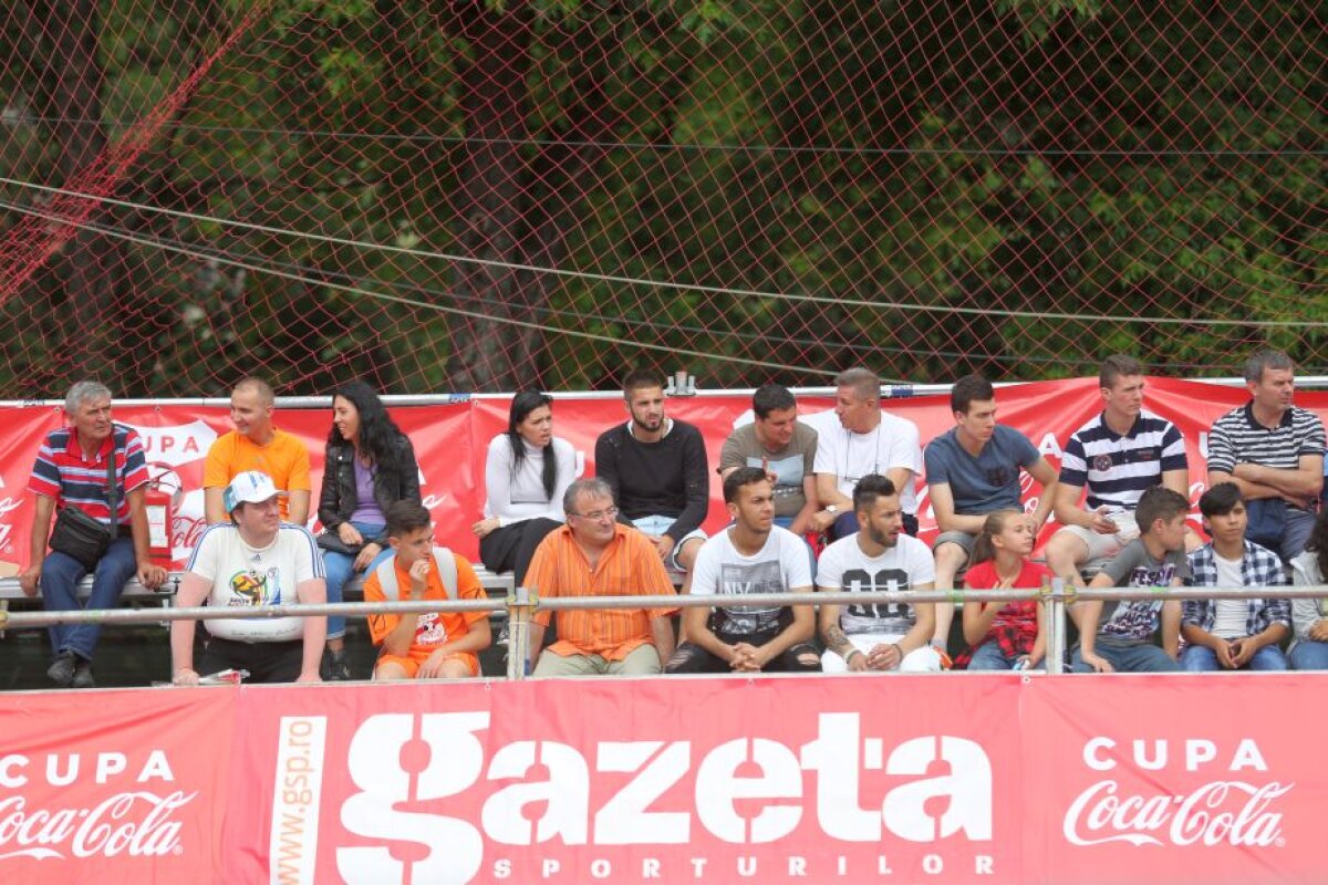 VIDEO Atmosferă senzațională la Cupa Coca-Cola » Suporterii de la Năvodari au făcut spectacol în tribune