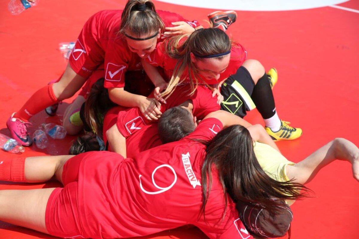 VIDEO+FOTO Bucurie de nedescris în rândul campioanelor Cupei Coca-Cola! » Învinsele au părăsit terenul în lacrimi