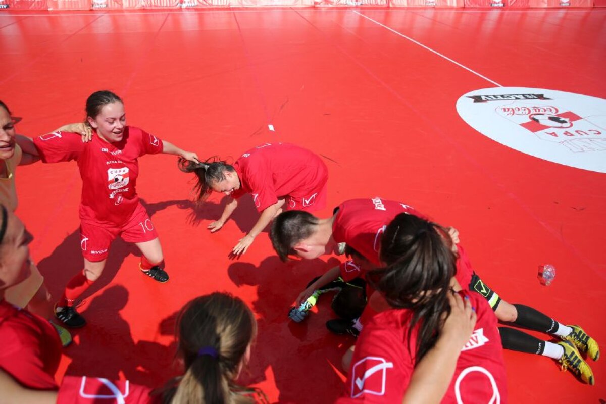 VIDEO+FOTO Bucurie de nedescris în rândul campioanelor Cupei Coca-Cola! » Învinsele au părăsit terenul în lacrimi