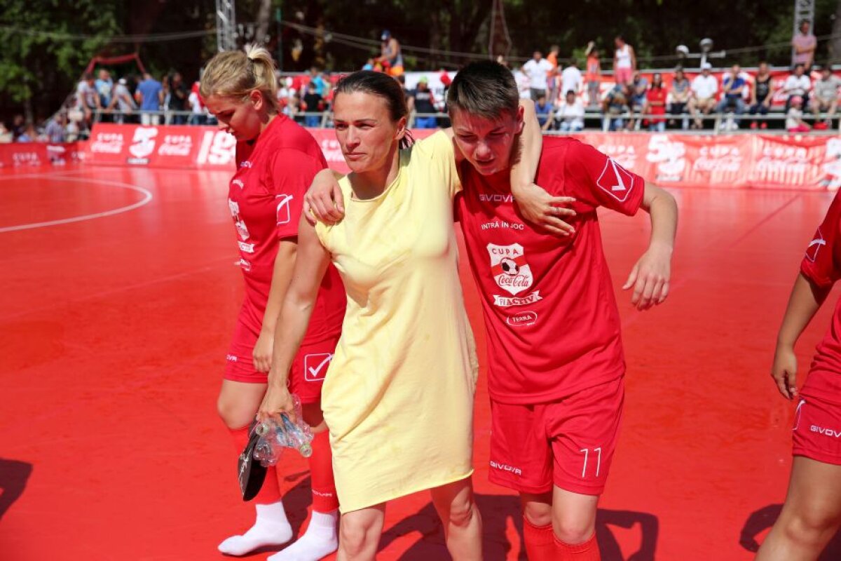 VIDEO+FOTO Bucurie de nedescris în rândul campioanelor Cupei Coca-Cola! » Învinsele au părăsit terenul în lacrimi