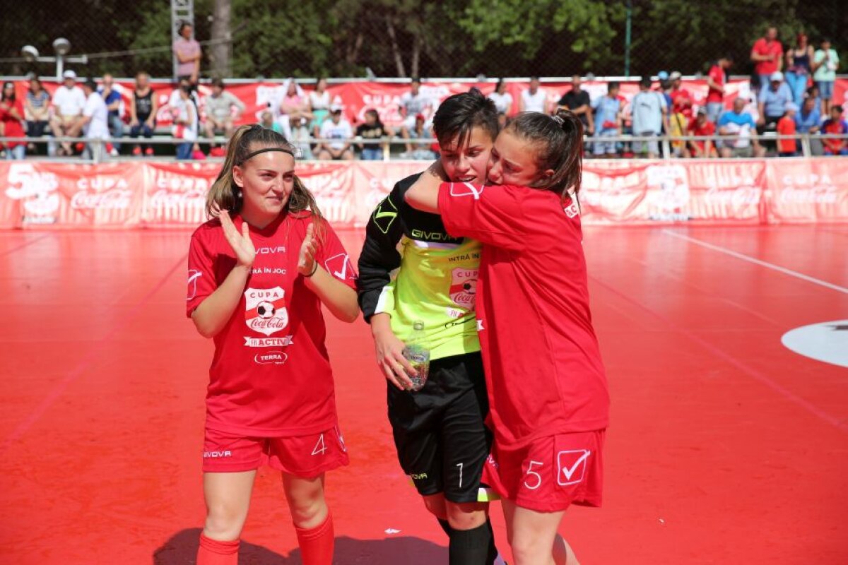 VIDEO+FOTO Bucurie de nedescris în rândul campioanelor Cupei Coca-Cola! » Învinsele au părăsit terenul în lacrimi