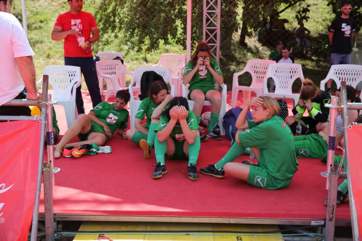 VIDEO+FOTO Bucurie de nedescris în rândul campioanelor Cupei Coca-Cola! » Învinsele au părăsit terenul în lacrimi