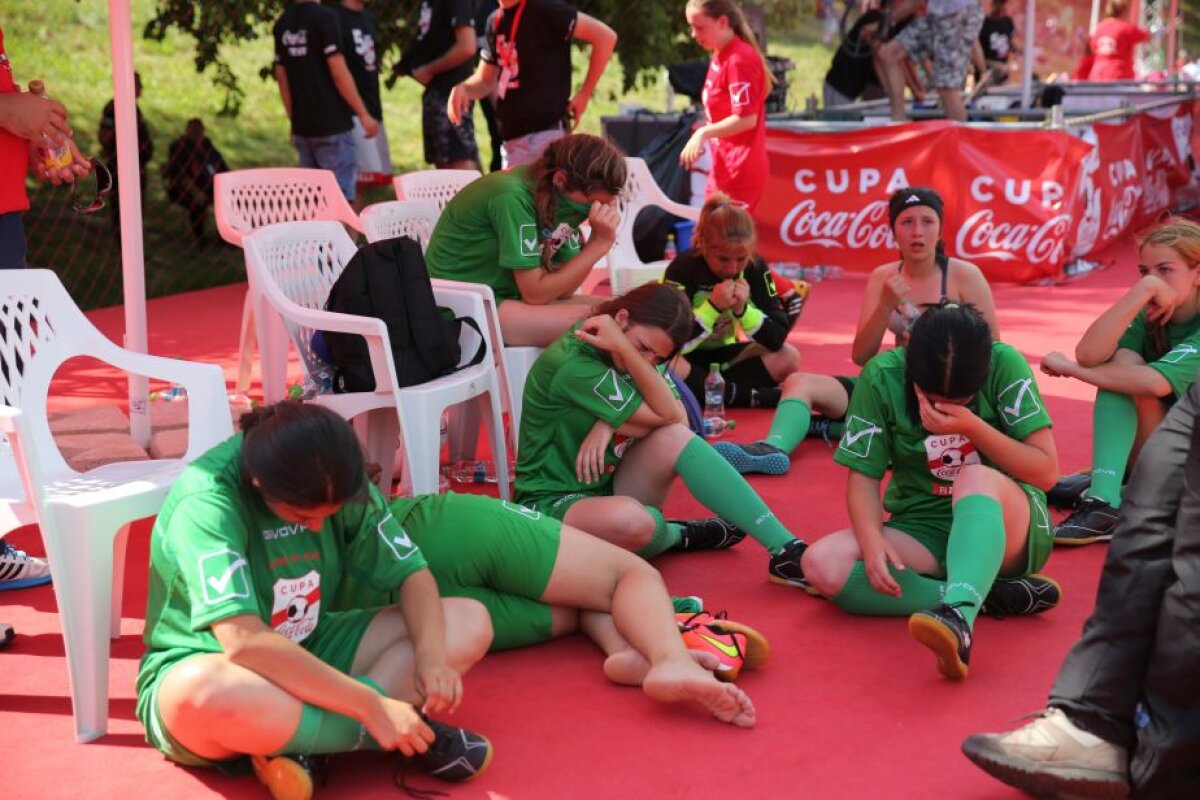 VIDEO+FOTO Bucurie de nedescris în rândul campioanelor Cupei Coca-Cola! » Învinsele au părăsit terenul în lacrimi