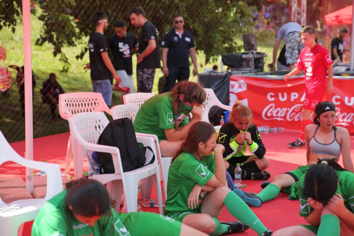 VIDEO+FOTO Bucurie de nedescris în rândul campioanelor Cupei Coca-Cola! » Învinsele au părăsit terenul în lacrimi